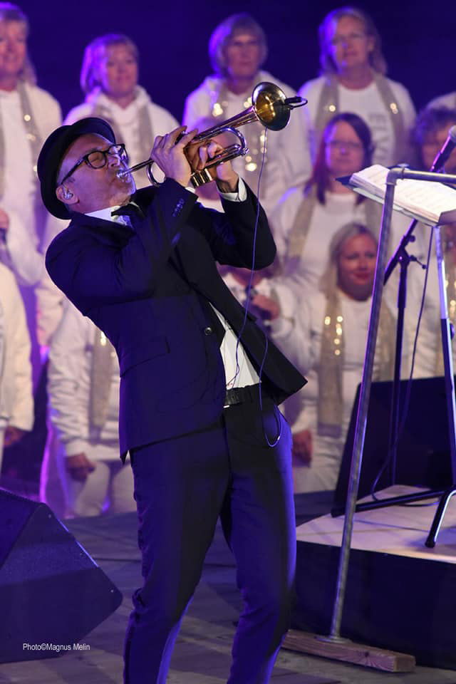 Trumpetsolo under Elvis uppsättningen med Ålands projektkör